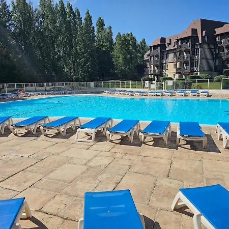 Avec Jardin & Piscine A Апартаменты *