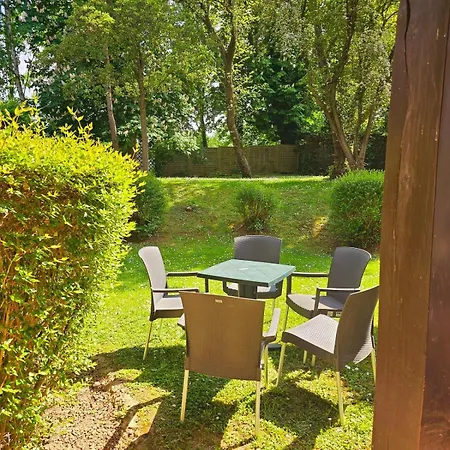 Avec Jardin & Piscine A Apartament