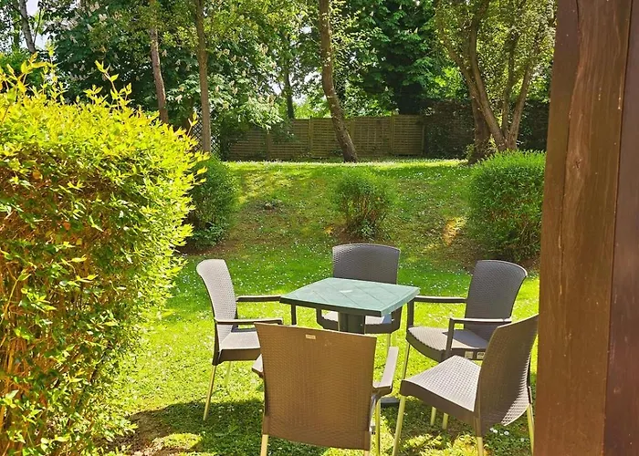 Avec Jardin & Piscine A Апартаменты